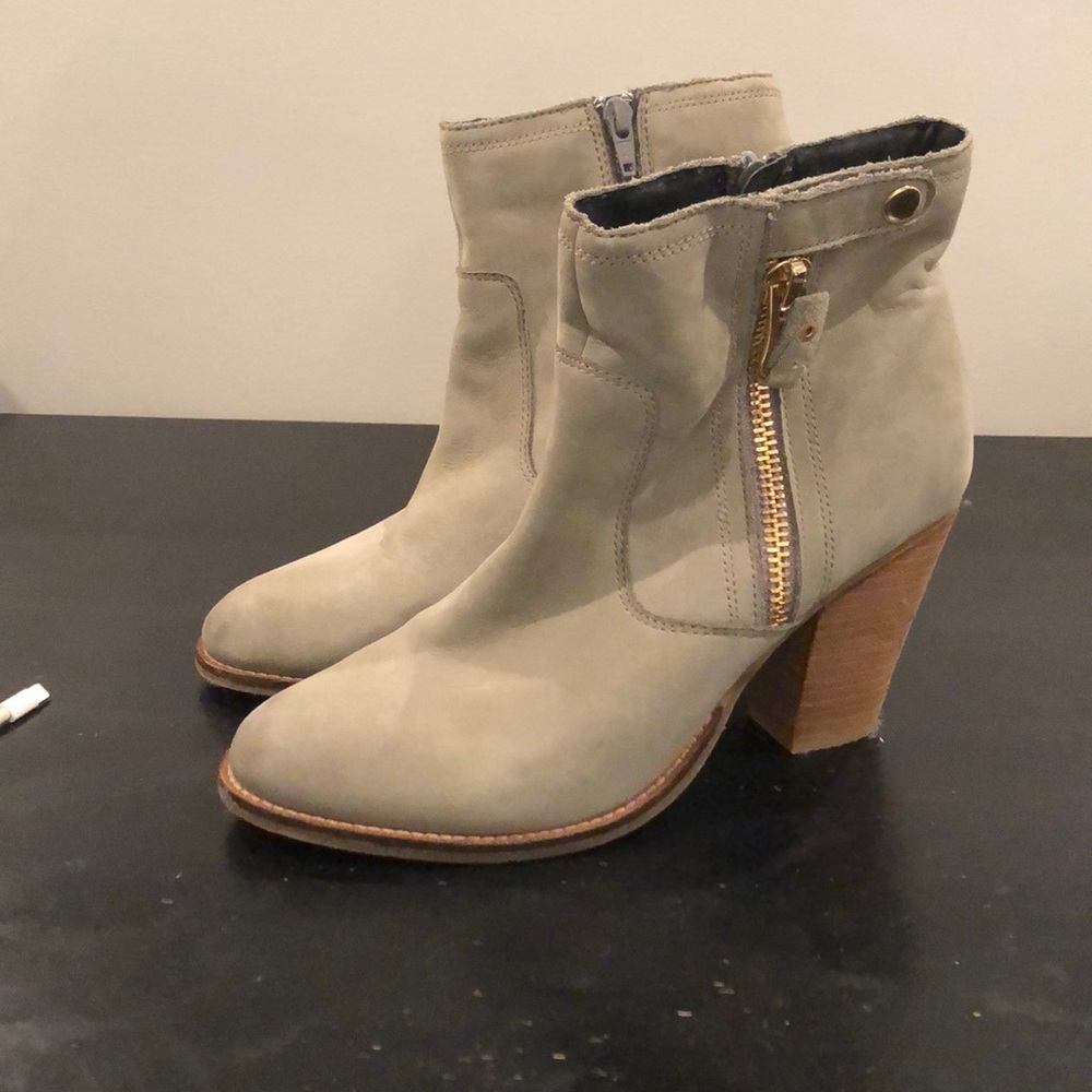 Aldo grey suede bootie